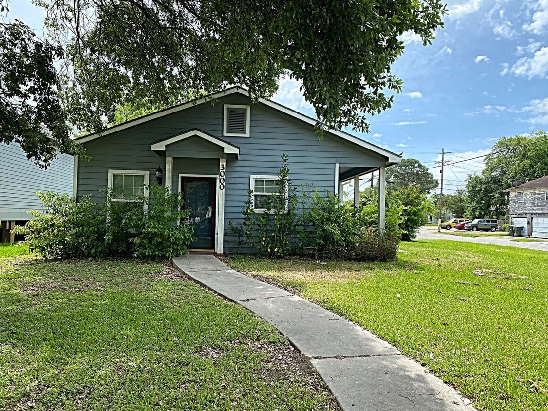 Foto principal - 3000 8th St