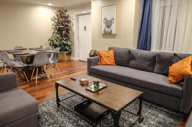 Foto del edificio - 65 W 107th St