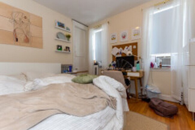 Building Photo - 56 Egmont St