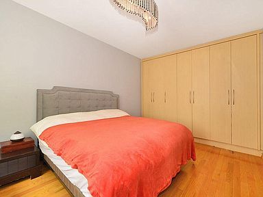 Foto del edificio - 120 Corbin Pl
