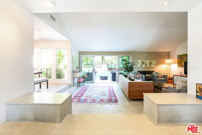 Foto del edificio - 6740 S Garth Ave