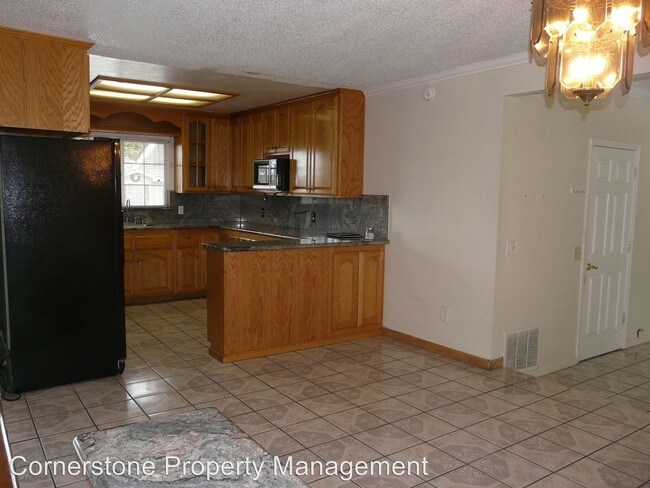 Building Photo - 4 br, 2 bath House - 3462 Mount Prieta Dr
