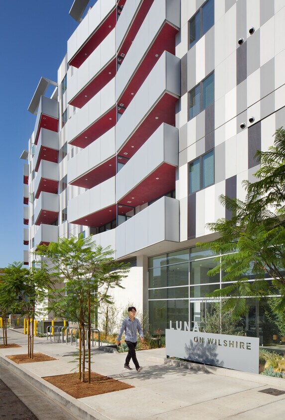 Luna Apartments in Los Angeles, CA Westside Rentals