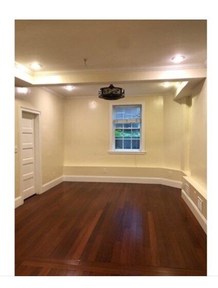 Building Photo - 1253 Beacon St