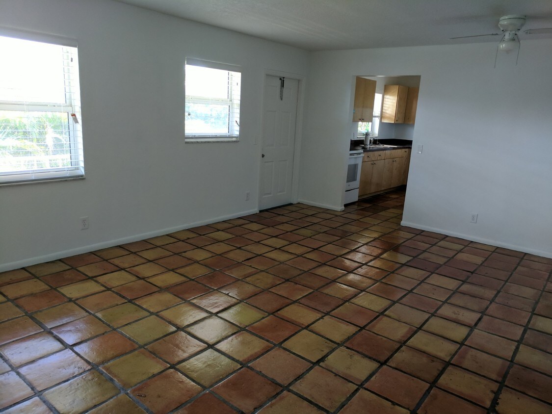 1609 S Federal Hwy Unit 201, Lake Worth, FL 33460 Apartments in Lake