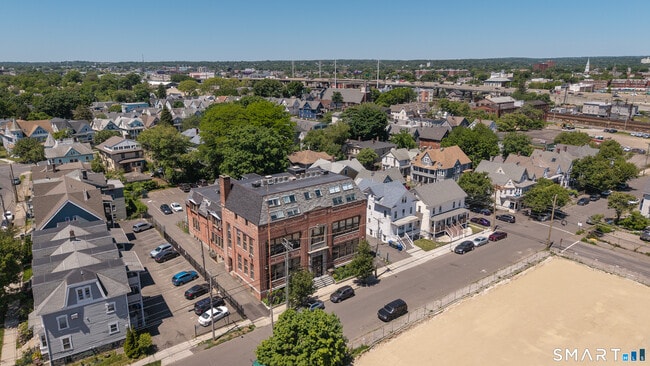 Foto del edificio - 325 Myrtle Ave