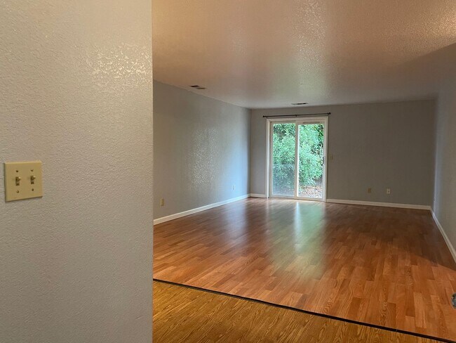 Foto del edificio - 1391 SW Kokanee Ln