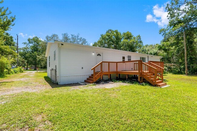 Building Photo - 6847 Woodsman Dr