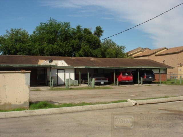 Carports - 1719 Laurie St