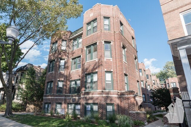Foto del edificio - 3839 N Greenview Ave