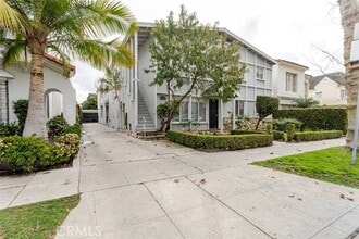 Building Photo - 204 S Arnaz Dr