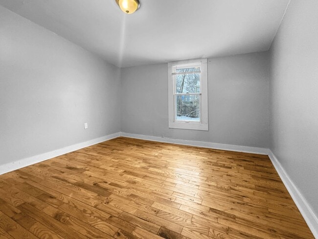 Foto del edificio - 309 Eastern Ave SE