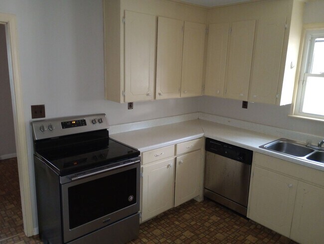Foto del edificio - 3 Bedroom  2 Bath Home - Convenient Location