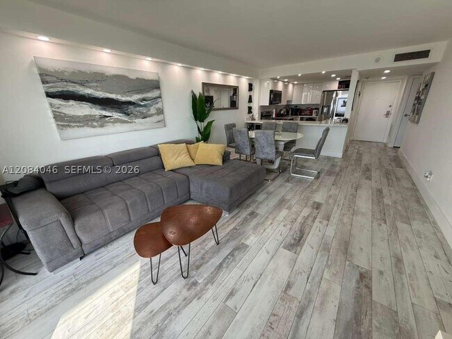 Building Photo - 13499 Biscayne Blvd