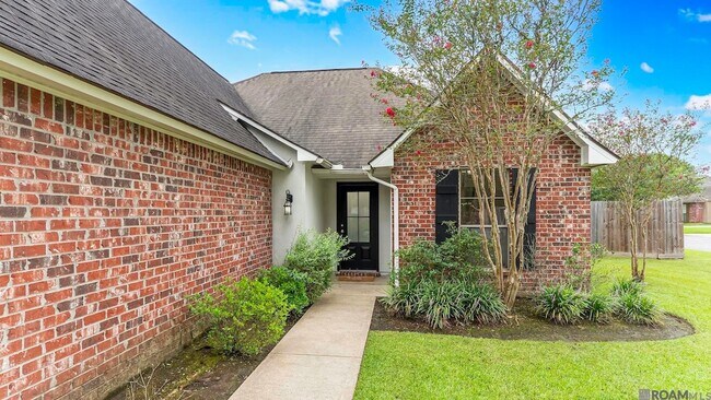 Foto del edificio - 12237 Spring Valley Dr