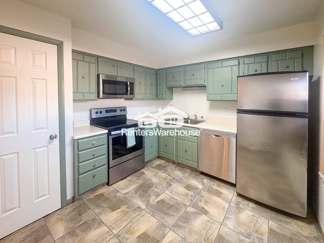 Foto principal - 632 E 116th Ave