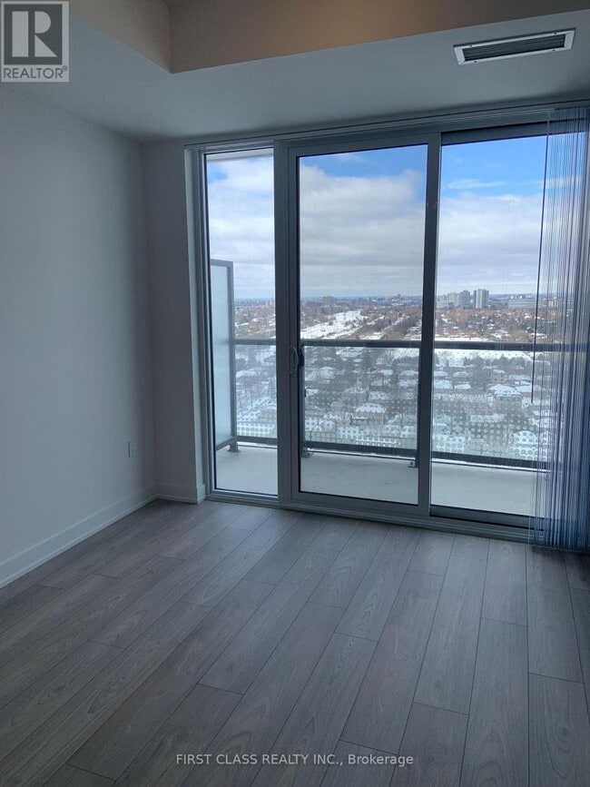 Building Photo - 5858 Yonge St