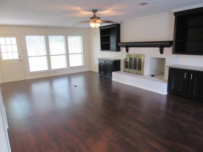 Foto del edificio - 17611 Fireside Dr