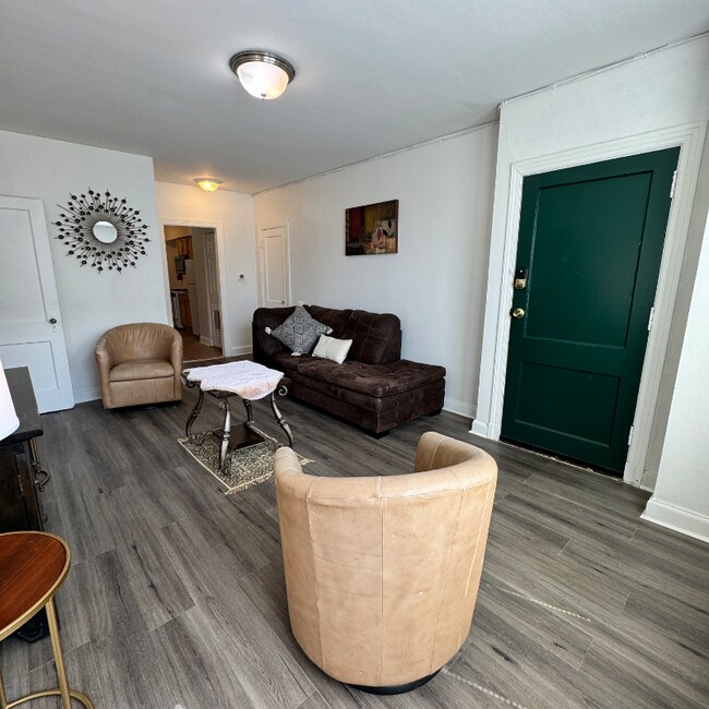 Building Photo - 441 Manor Pl NW