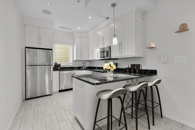 Foto del edificio - 756 Park Rd NW