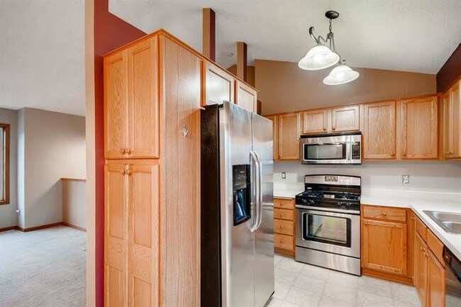 Building Photo - 1112 Maple St, Farmington, MN, 55024