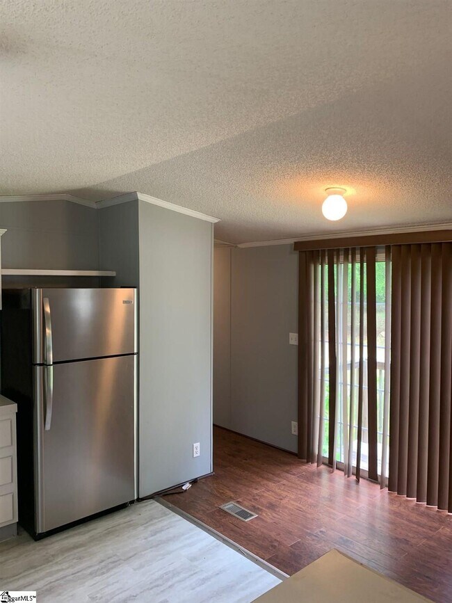 Building Photo - 85 Westcliff Dr