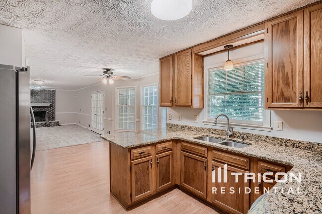 Foto del edificio - 305 Woodsong Dr