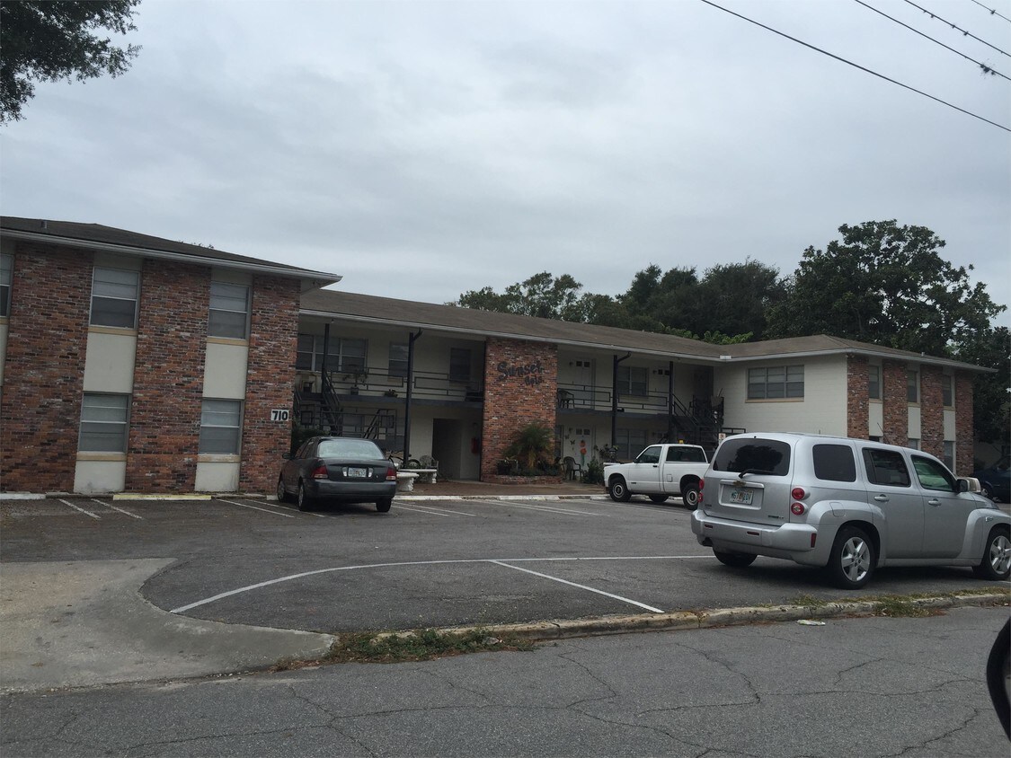 Foto del edificio - 710 Avenue C SW