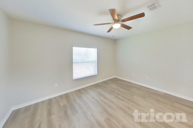 Building Photo - 13814 Crater Cir