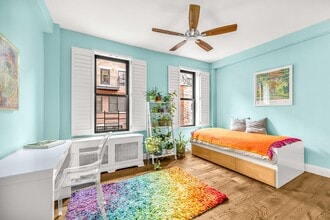 Building Photo - 320 W 89th St