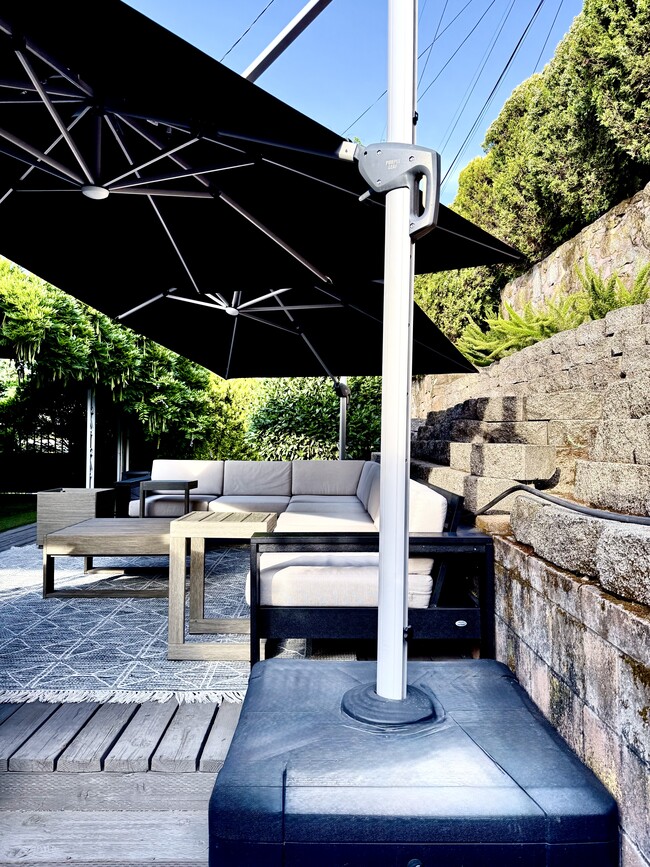 Building Photo - 25 Sereno Pl