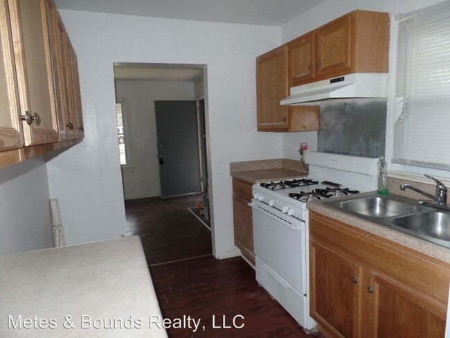 Building Photo - 3 br, 1 bath House - 989 Poplar Street