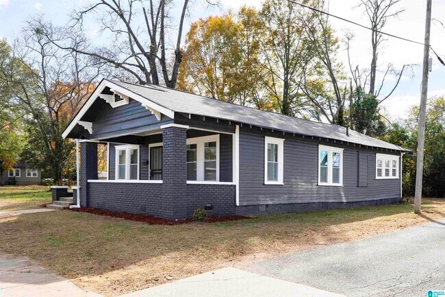 Building Photo - 516 14th St SW