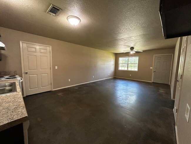 Foto del edificio - 603 Carson Rd