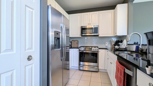 Foto del edificio - 331 Robin Glen Ln