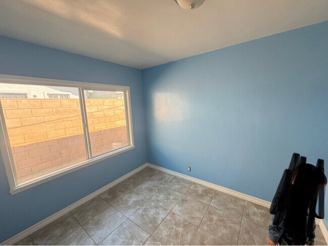 Foto del edificio - 735 Ramona Ave N