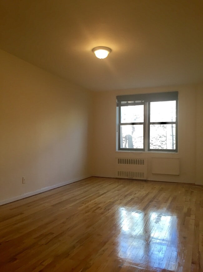 Building Photo - 55 Halley St