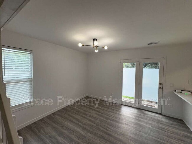 Foto del edificio - 2241 Coronado Pkwy N