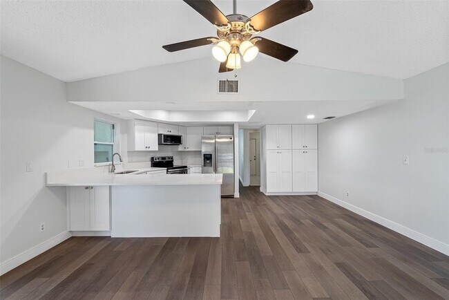 Foto del edificio - 3601 Fairway Forest Cir