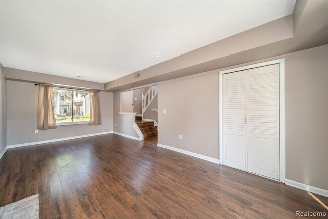 Foto del edificio - 2920 Roundtree Dr