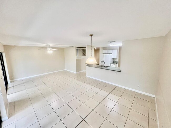 Foto del edificio - El Cid Court, Davie, FL 33324 - 3 BR 3 BA Townhouse