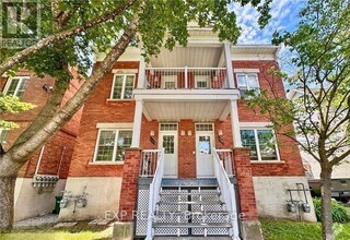 Building Photo - 158-158 Ivy Crescent