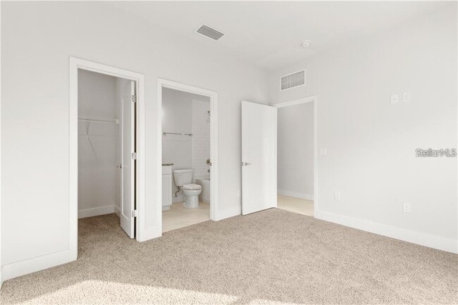 Building Photo - 4810 W McElroy Ave
