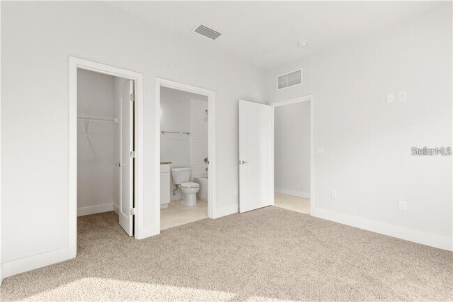 Foto del edificio - 4810 W McElroy Ave