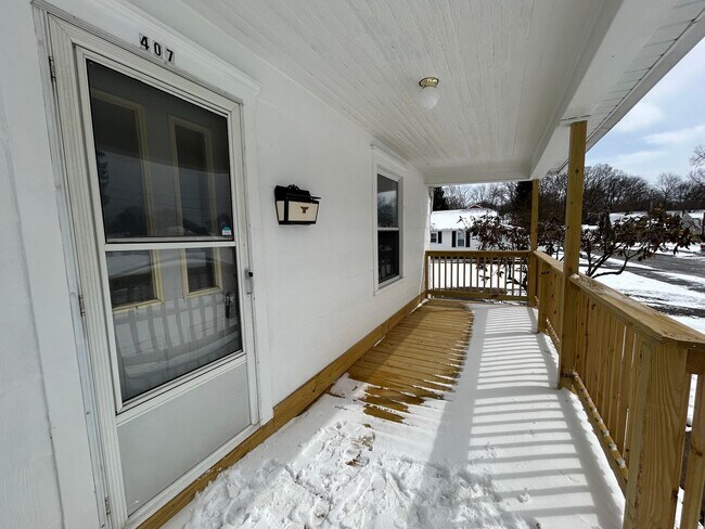 Foto del edificio - Fully Renovated 3 Bedroom, 2 Full Bath Home on a Double Lot in Grove City!