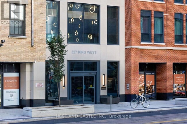 Building Photo - 327 King St W