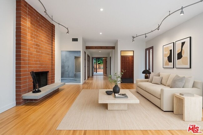 Foto del edificio - 16141 Bayberry Pl