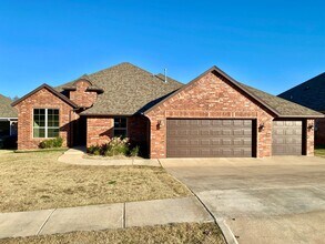 Building Photo - 2011 Allora Ct