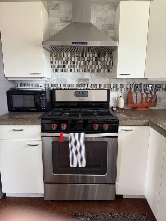 Foto del edificio - Spacious 3 Bed 2 Bath in the heart of Littleton