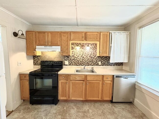 Building Photo - 47A Garrison St